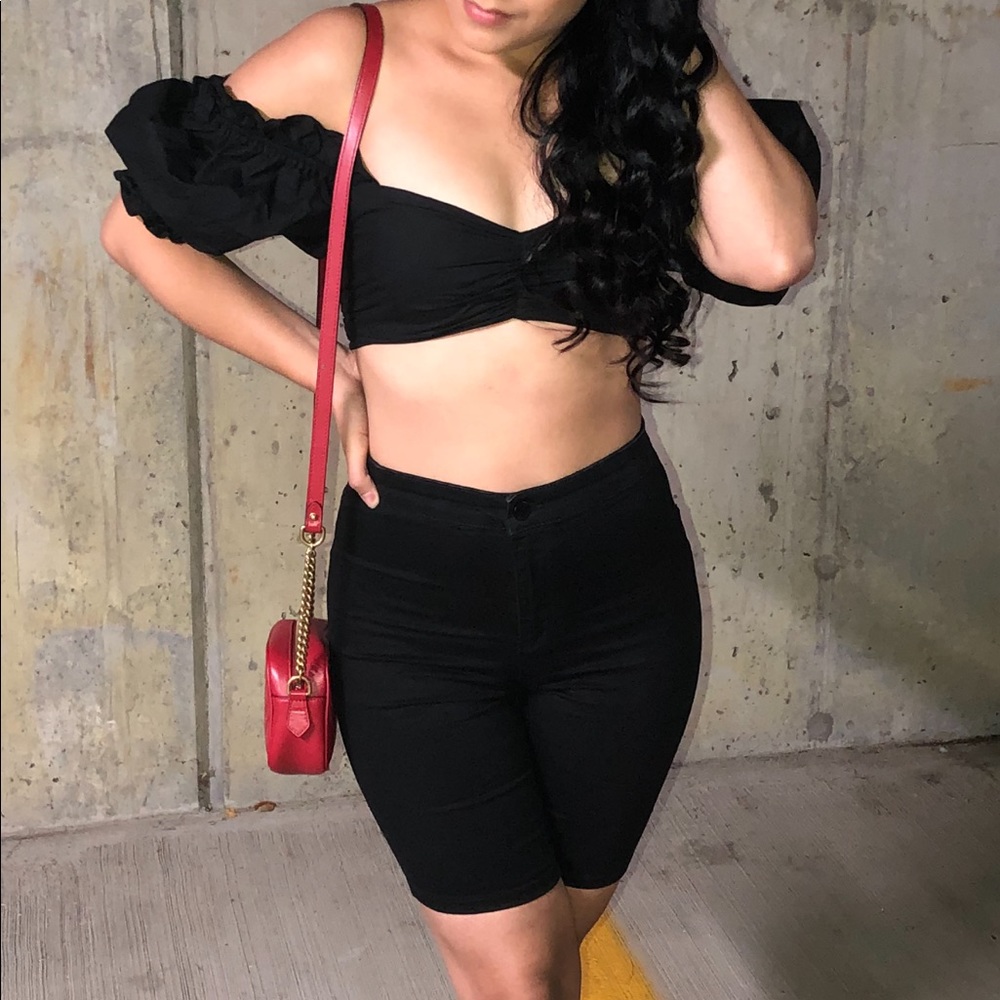 Black puff crop too